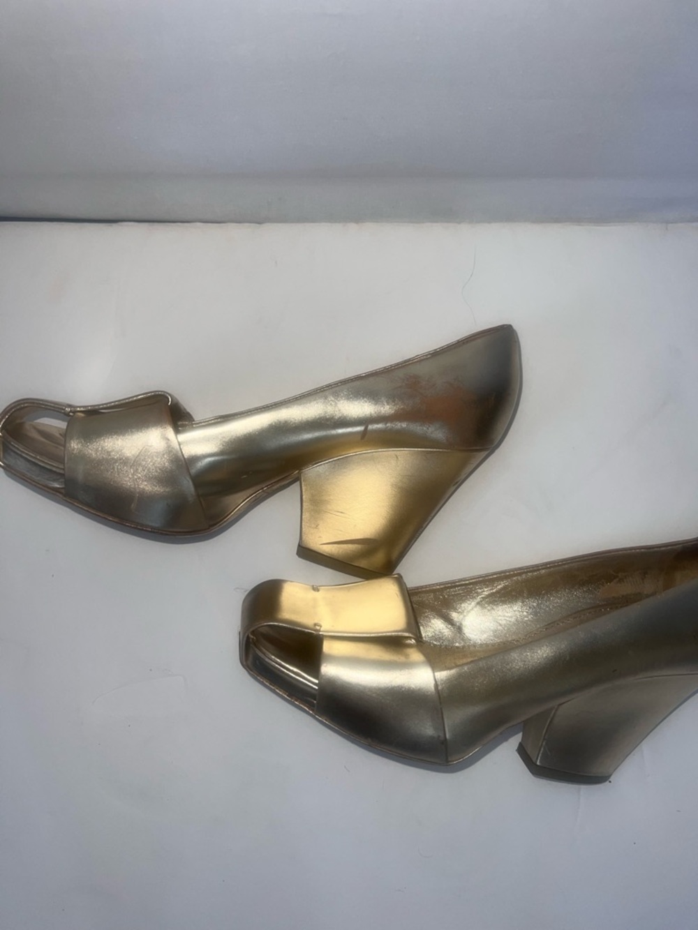 Yves Saint Laurent Dada Metallic Gold Peep Toe Semi-Wedge Pumps Size 39 - Picture 11 of 11